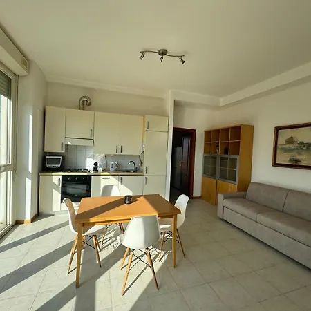Bright Near Porta Maggiore Apartment *